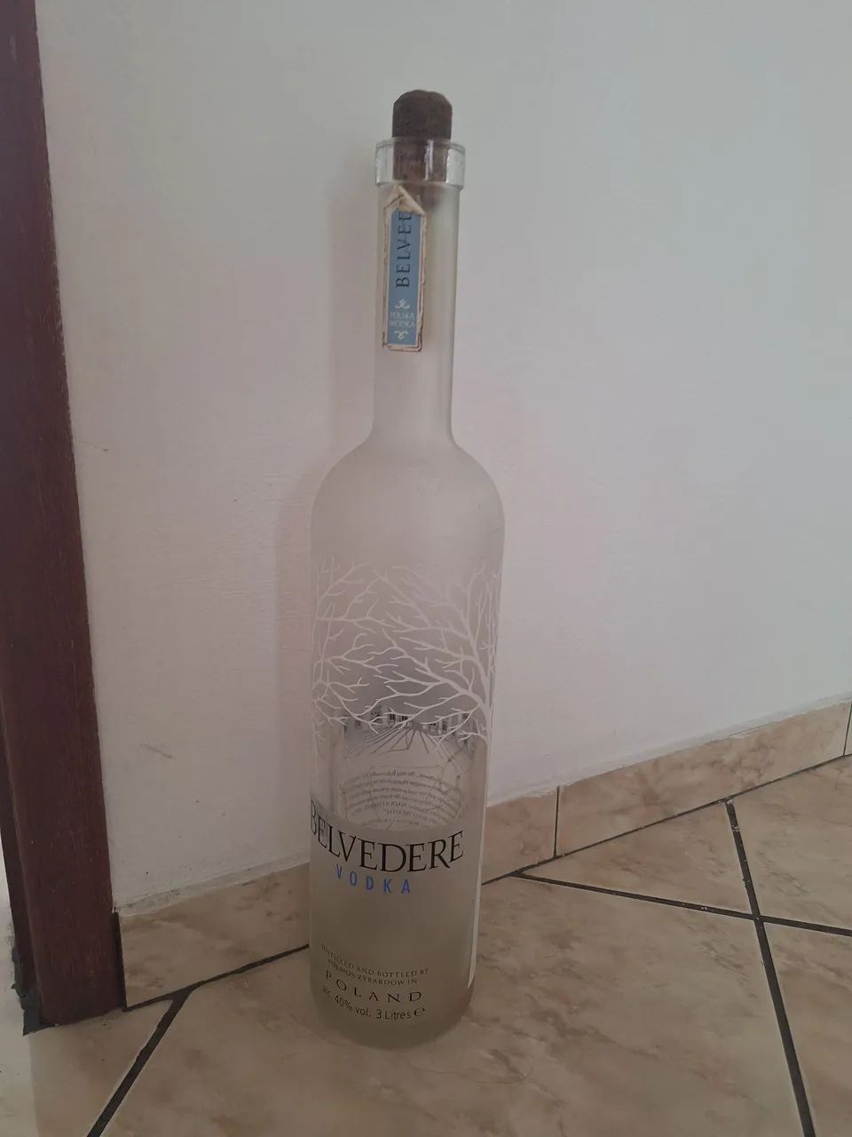 Vendo garrafa BELVEDERE 3L  - Foto 2
