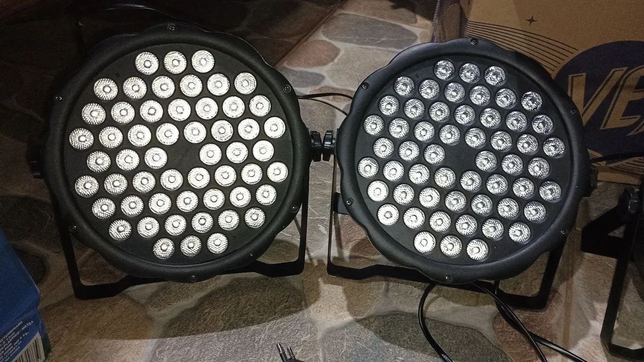 Vendo 4 parled triled e uma mesa DMX 512 - Foto 3
