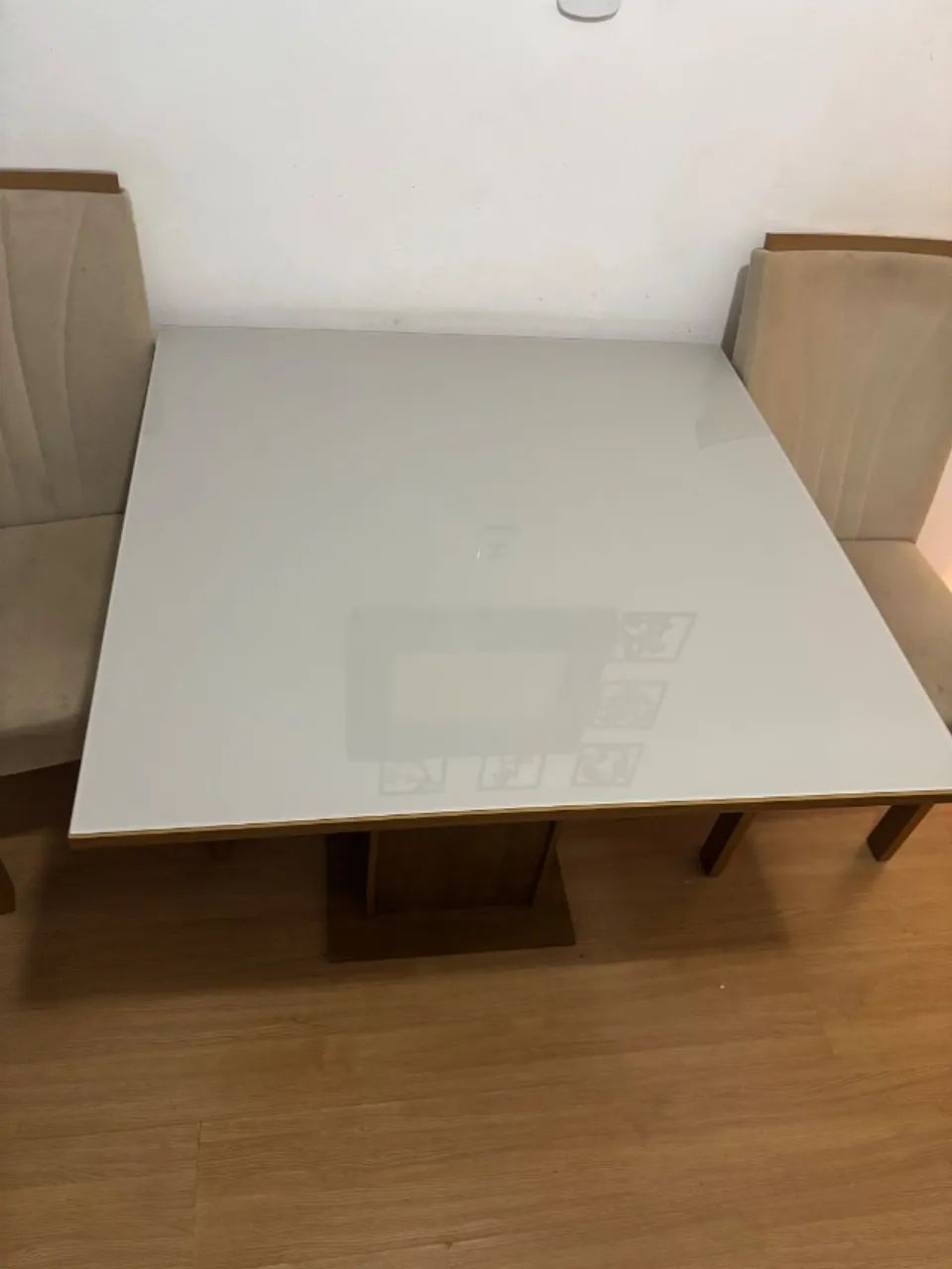 Mesa 1mx1m com duas cadeiras  - Foto 4
