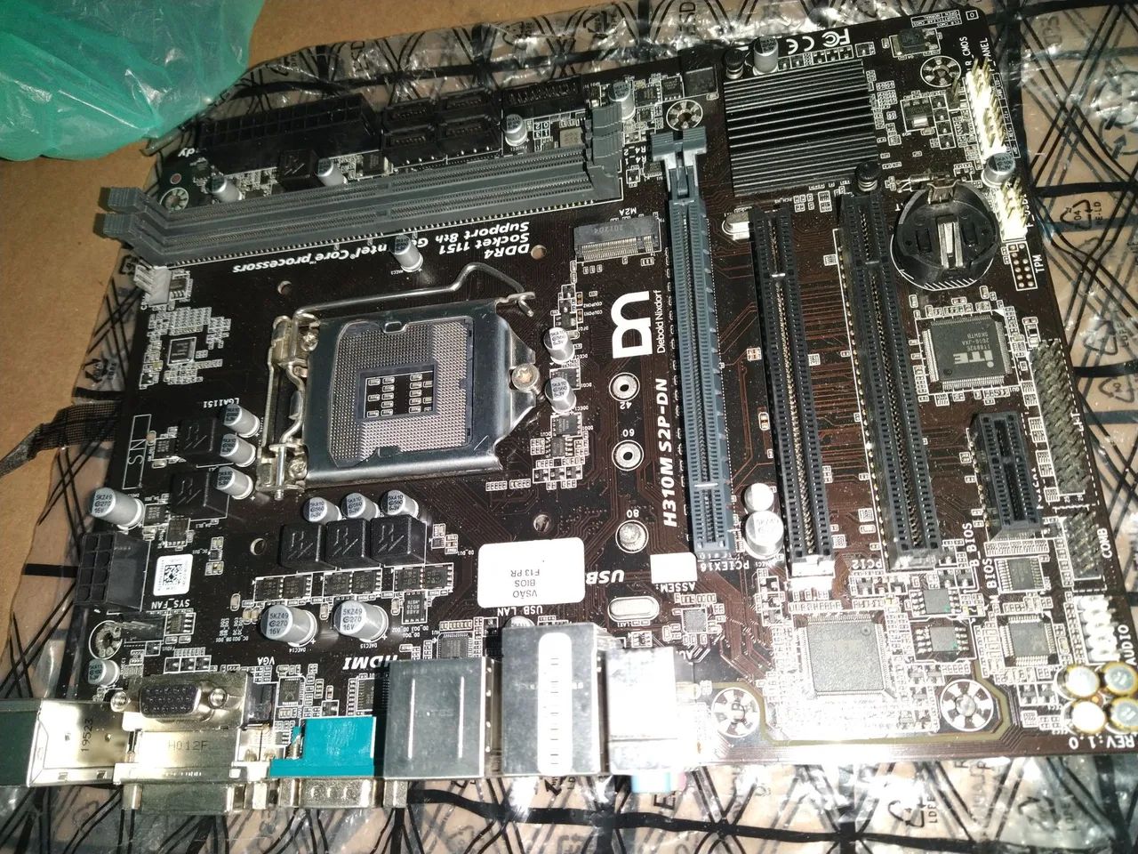 Placa mãe Diebold alemã H310m S2P intel 8th ddr4 nova LEIA - Foto 2