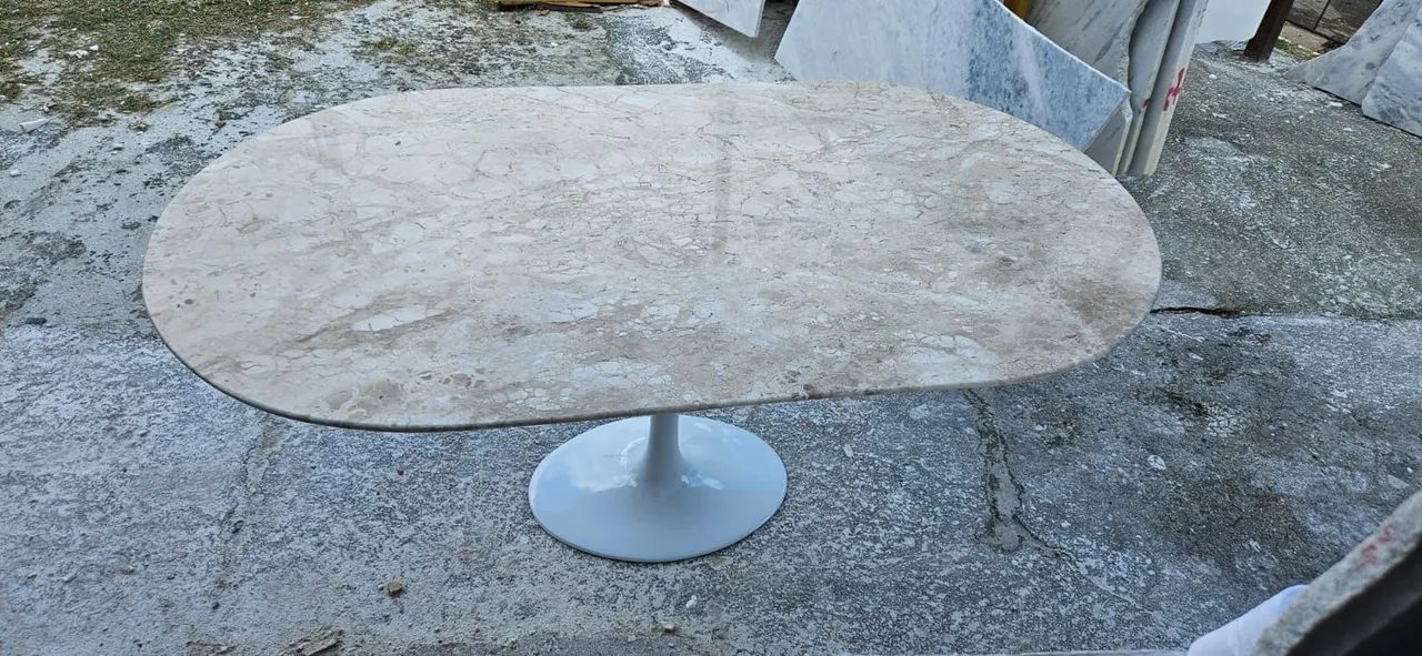 Base Saarinen tulipa com tampo retangular 1.60x0.90 bege bahia