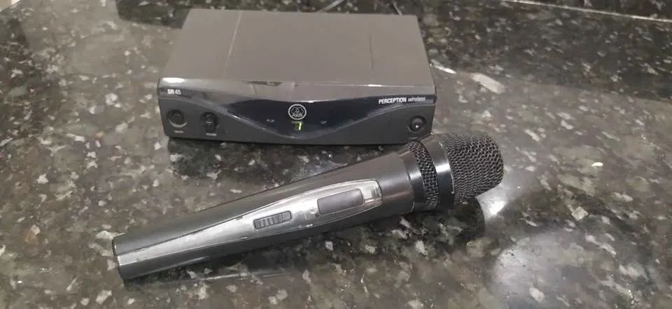 Microfone AKG PW45 VSET SR45 Vocal de Mão Sem Fio Profissional  - Foto 2