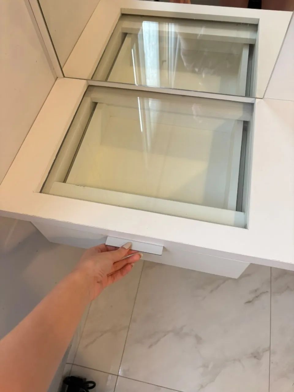 Escrivaninha e penteadeira com painel de TV e espelho incluso. - Foto 3