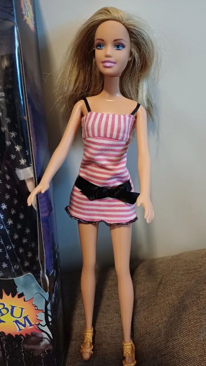 Conjunto 3 bonecas Wandinha Barbie Elsa 30cm - Foto 3
