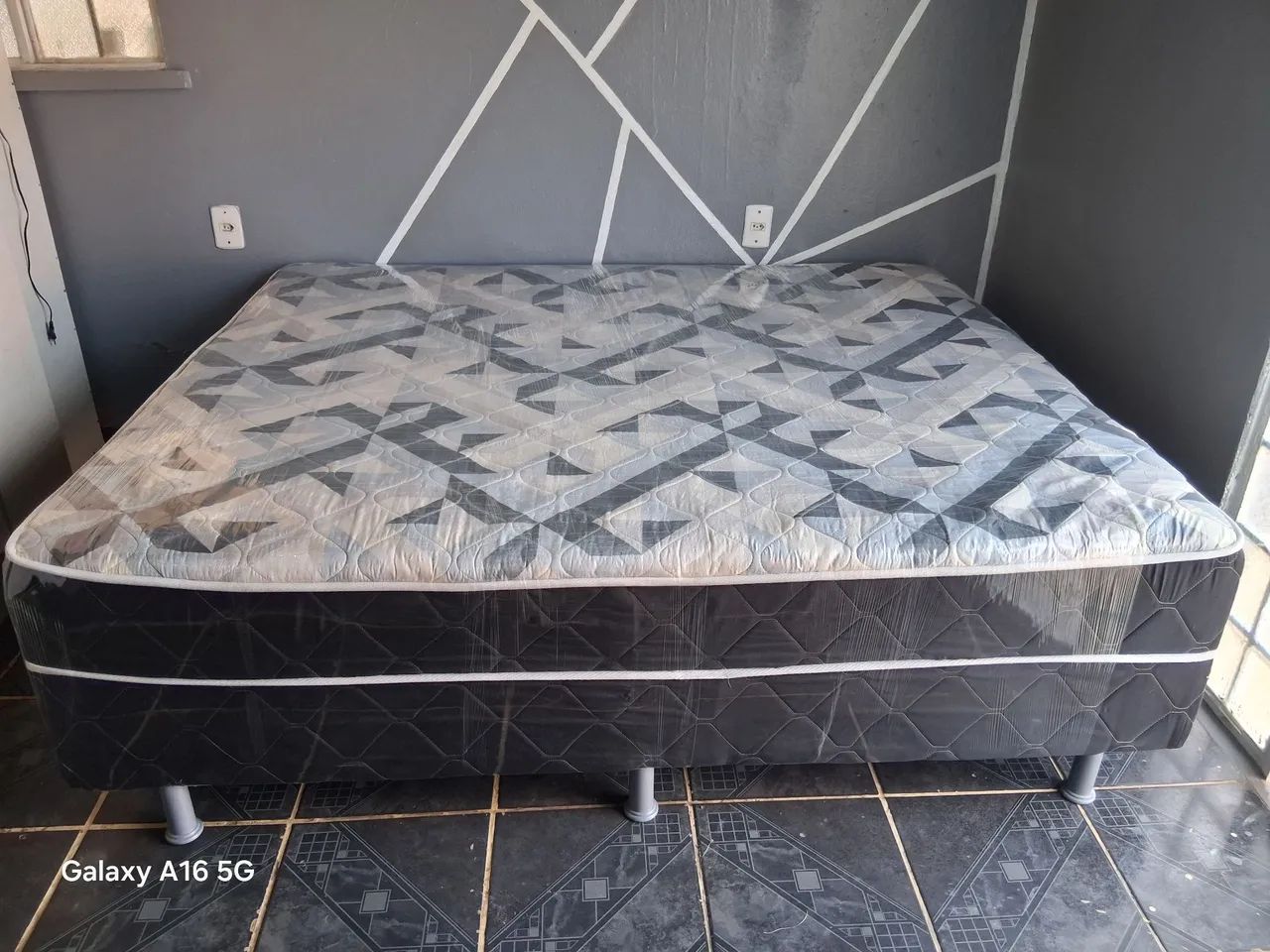 Cama box king de espuma higienizada  - Foto 3