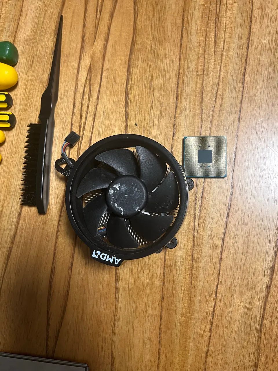 Processador AMD Ryzen 3 2200G AM4 com cooler - Foto 3