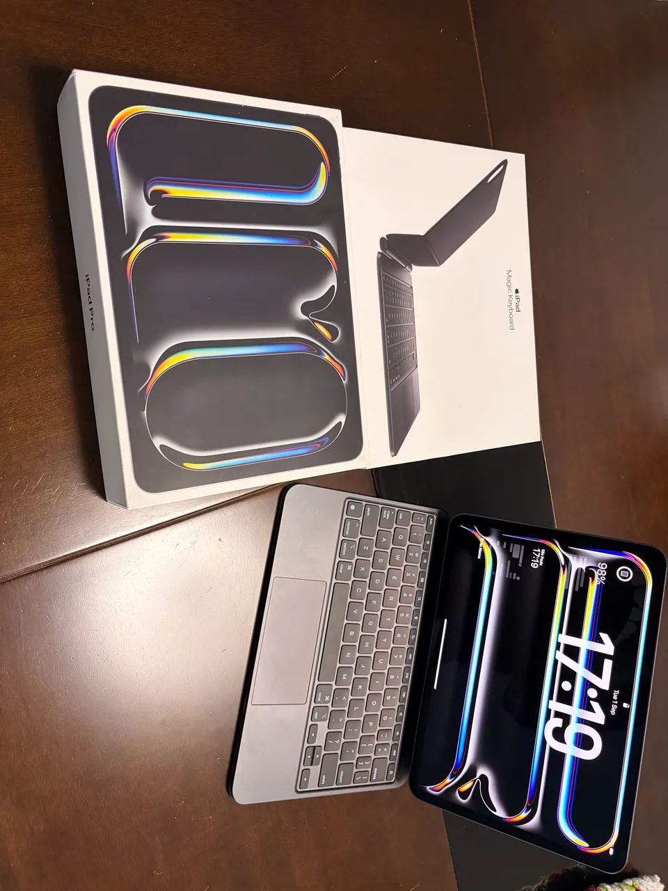 iPad Pro m4 + Magic Keyboard  - Foto 2