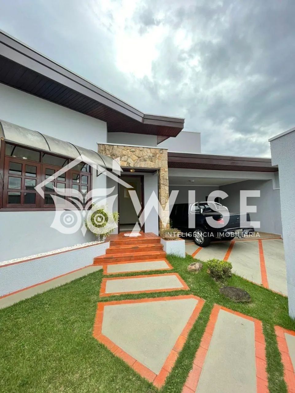 LINDÍSSIMA CASA À VENDA EM MOGI GUAÇU - SP