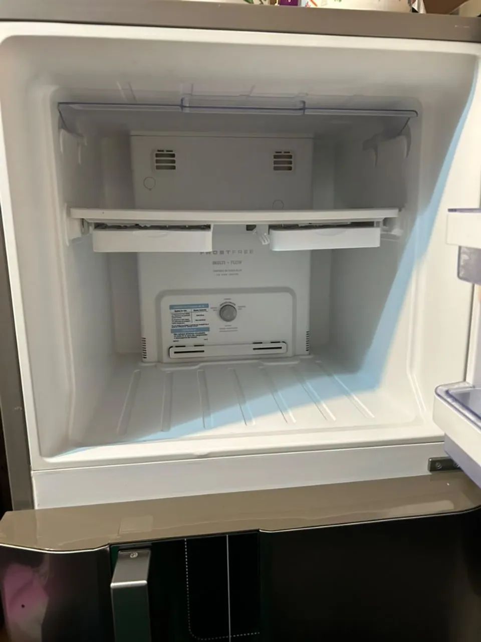 Geladeira Eletrolux e microondas Midea  - Foto 2