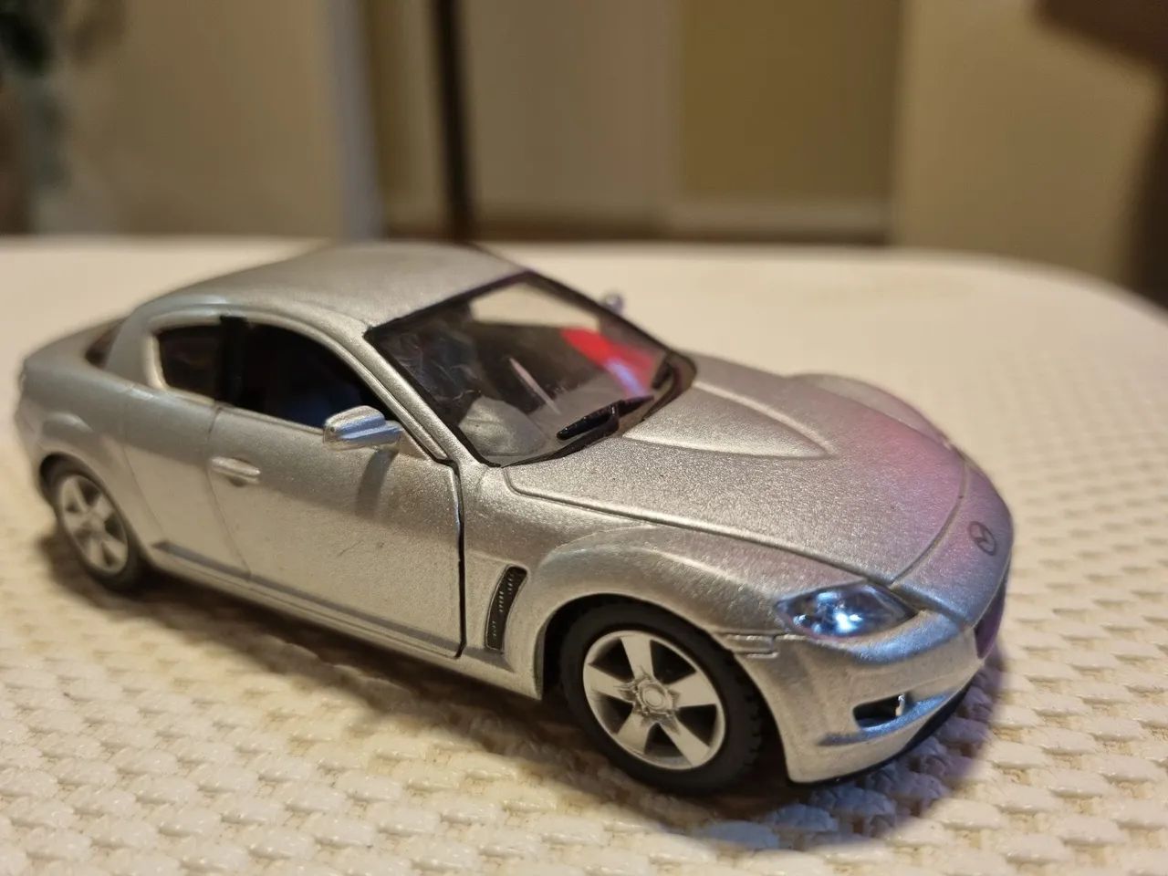 Miniatura Mazda RX-8 Prata Kinsmart Escala 1/38