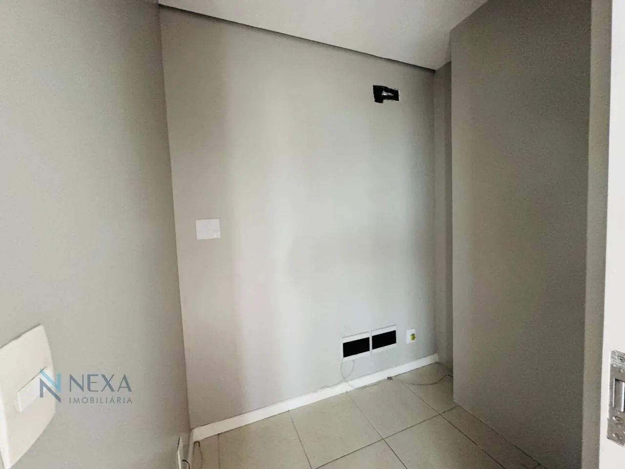 Sala Comercial à Venda no Centro de Florianópolis - 56m² - Foto 2