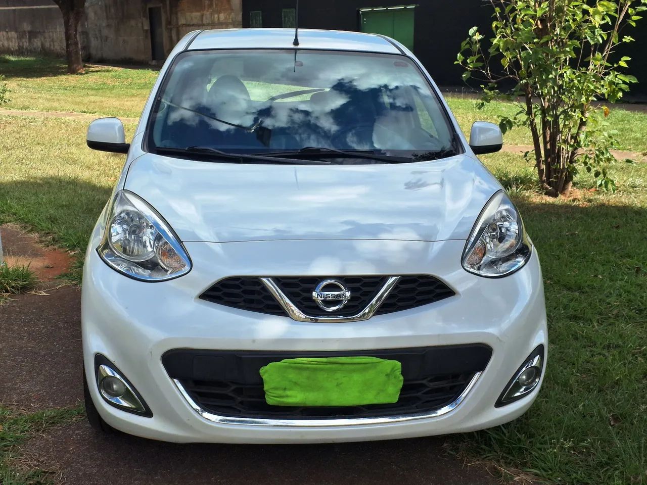Nissan March 2015