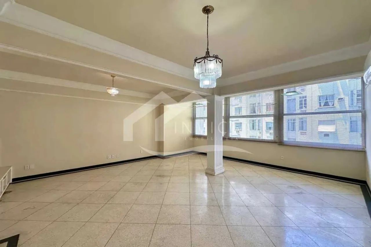 4 QUARTOS COM VAGA EM RUA NOBRE