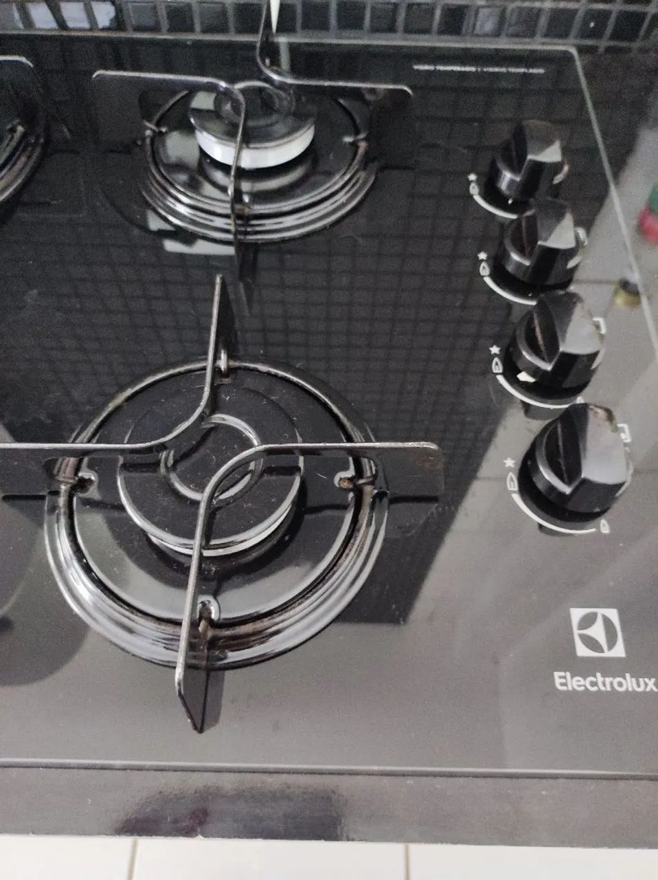 Cooktop 4 bocas, sendo uma grande com tripla chama. Marca Eletrolux  220v  - Foto 2