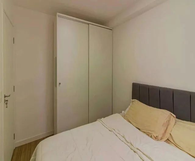 Apartamento ( 2 dormitórios ) , aluguel anual com caução e com mobília. 