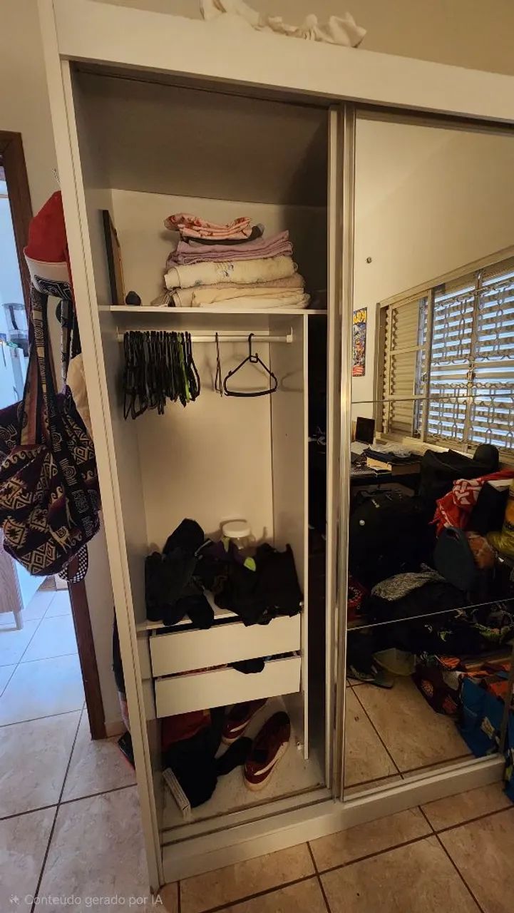 Guarda roupa com espelho - Foto 2