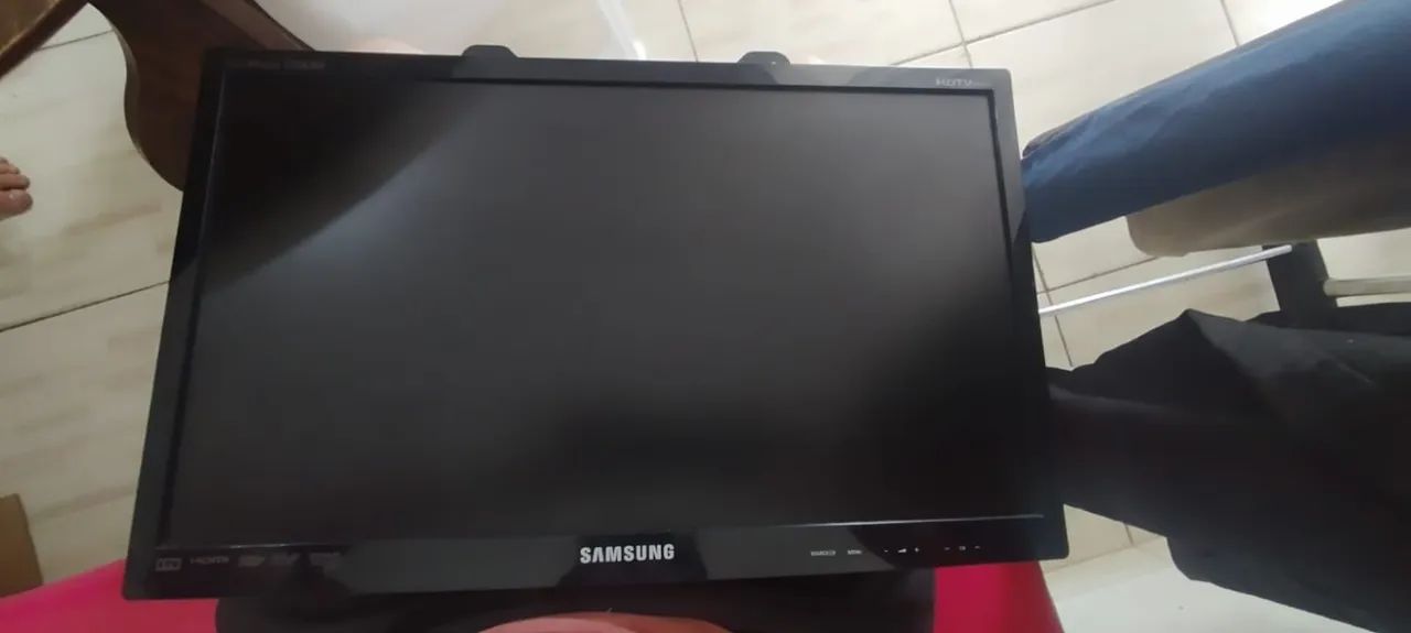 Vende-se televisão 