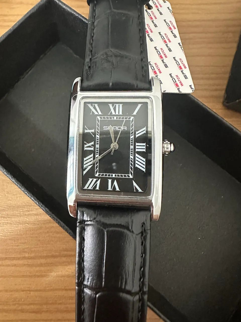 Relógio estilo Cartier tank lindíssimo 