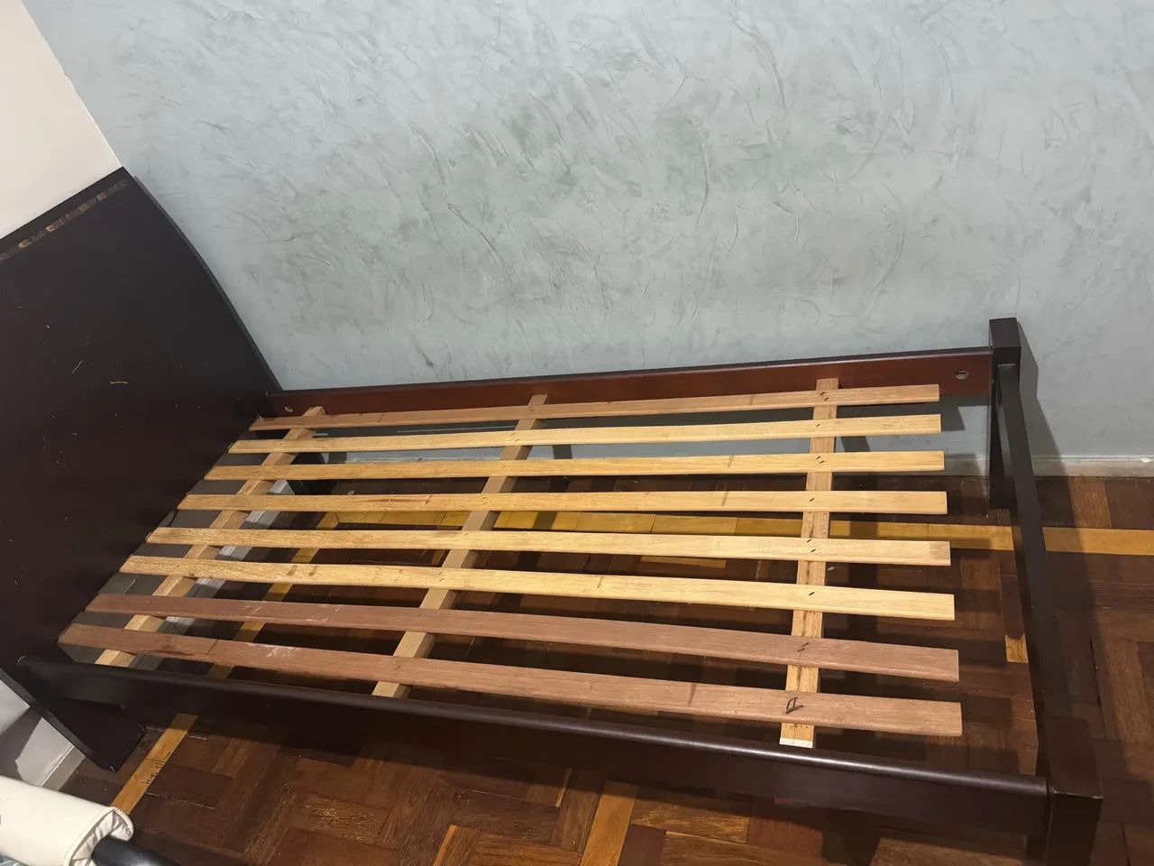 Cama solteiro de madeira maciça reforçada - Foto 2