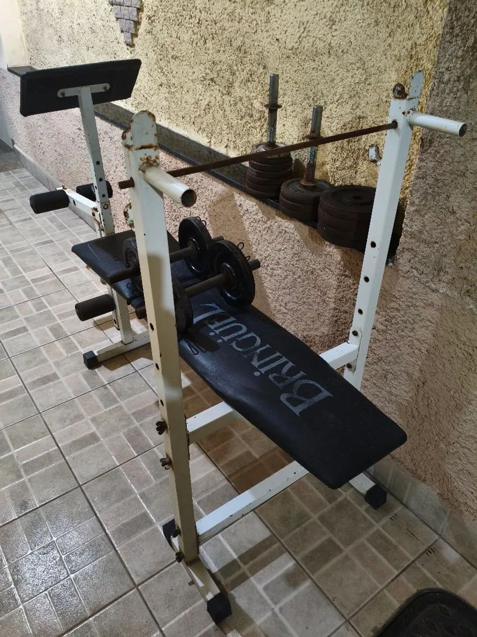 Aparelho de Musculação e Anilhas  - Foto 3