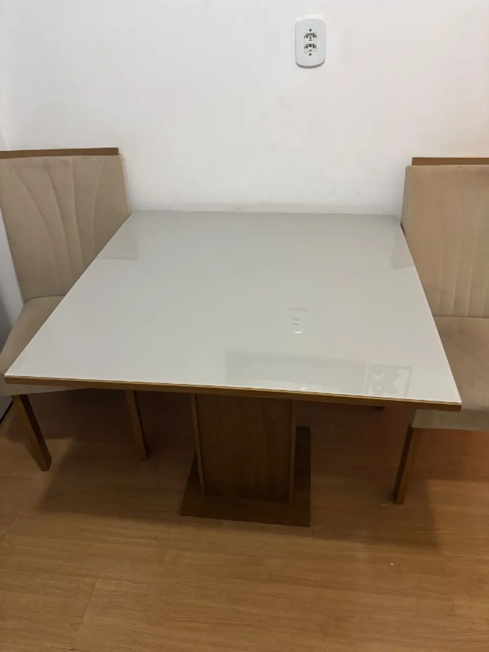 Mesa 1mx1m com duas cadeiras  - Foto 2