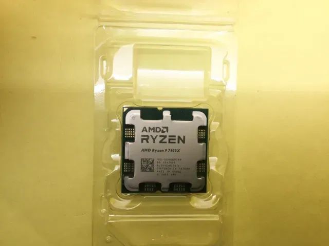 Processador AMD Ryzen 9 7900X 4.7GHz (5.6GHz Turbo), 12-Cores 24