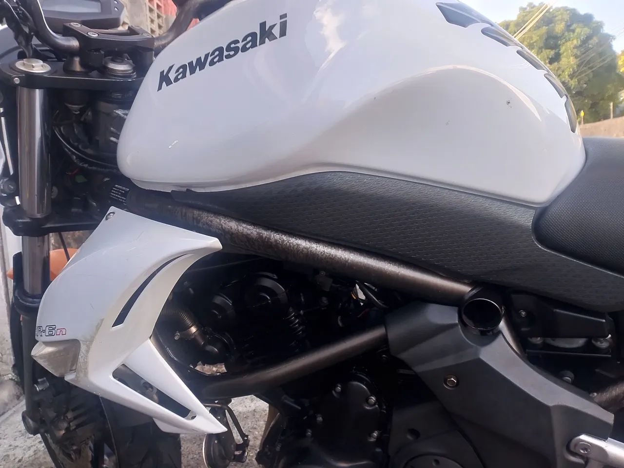 Kawasaki er6n 2010 com ABS , branco perolizado  - Foto 3