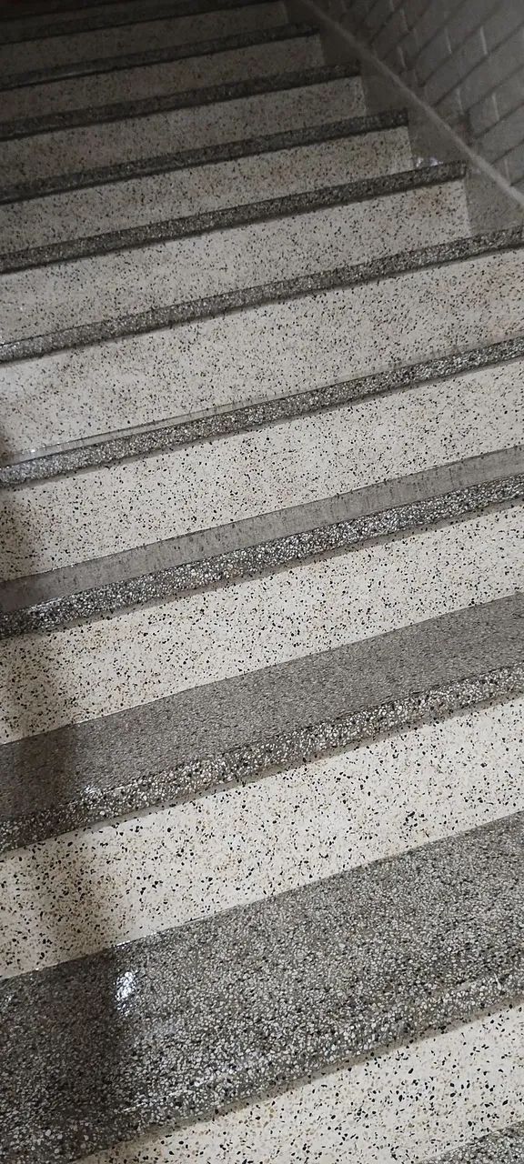 Escada de Granilite restauração e novo 