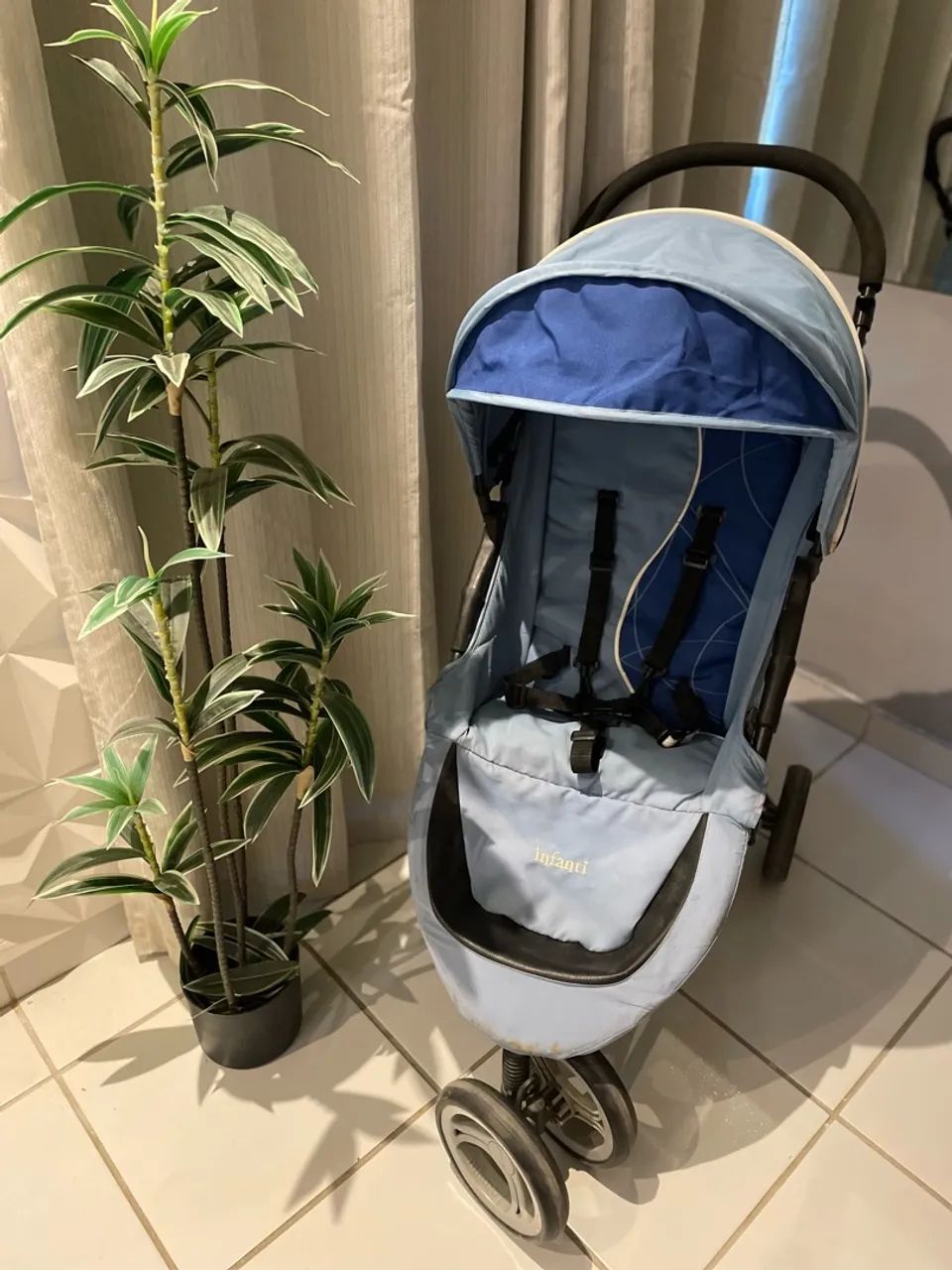 Carrinho de bebê Infanti barato - Foto 4
