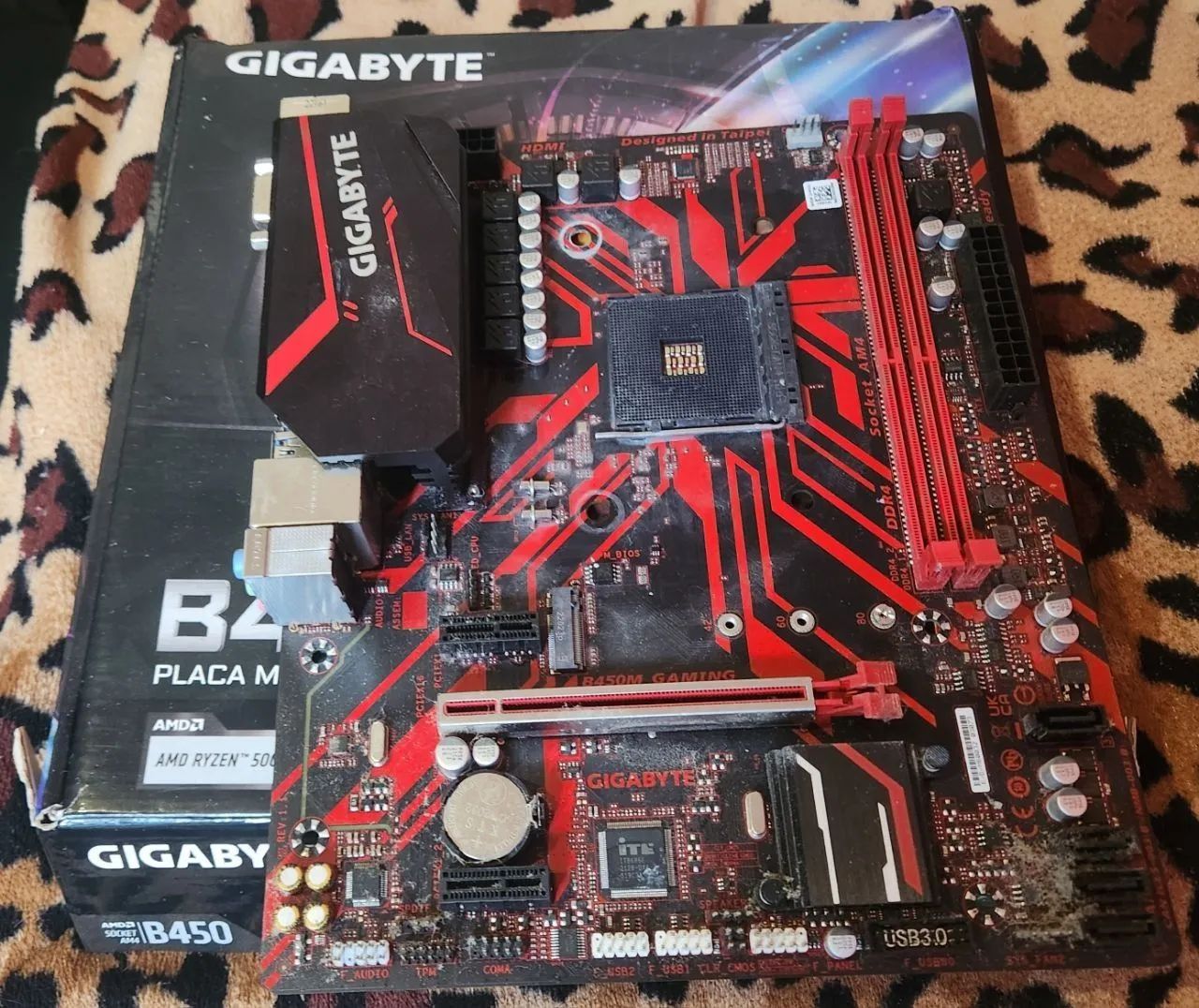  Placa mãe B450M Gaming Gigabyte AM4.Semi nova funcionando 100% , R$300,00. - Foto 3