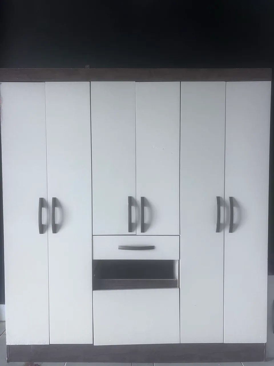 Guarda Roupa 6 portas R$ 450,00  *
