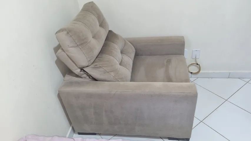 Poltrona de Descanso Reclinável (Usada ) Muito Confortável  - Foto 2