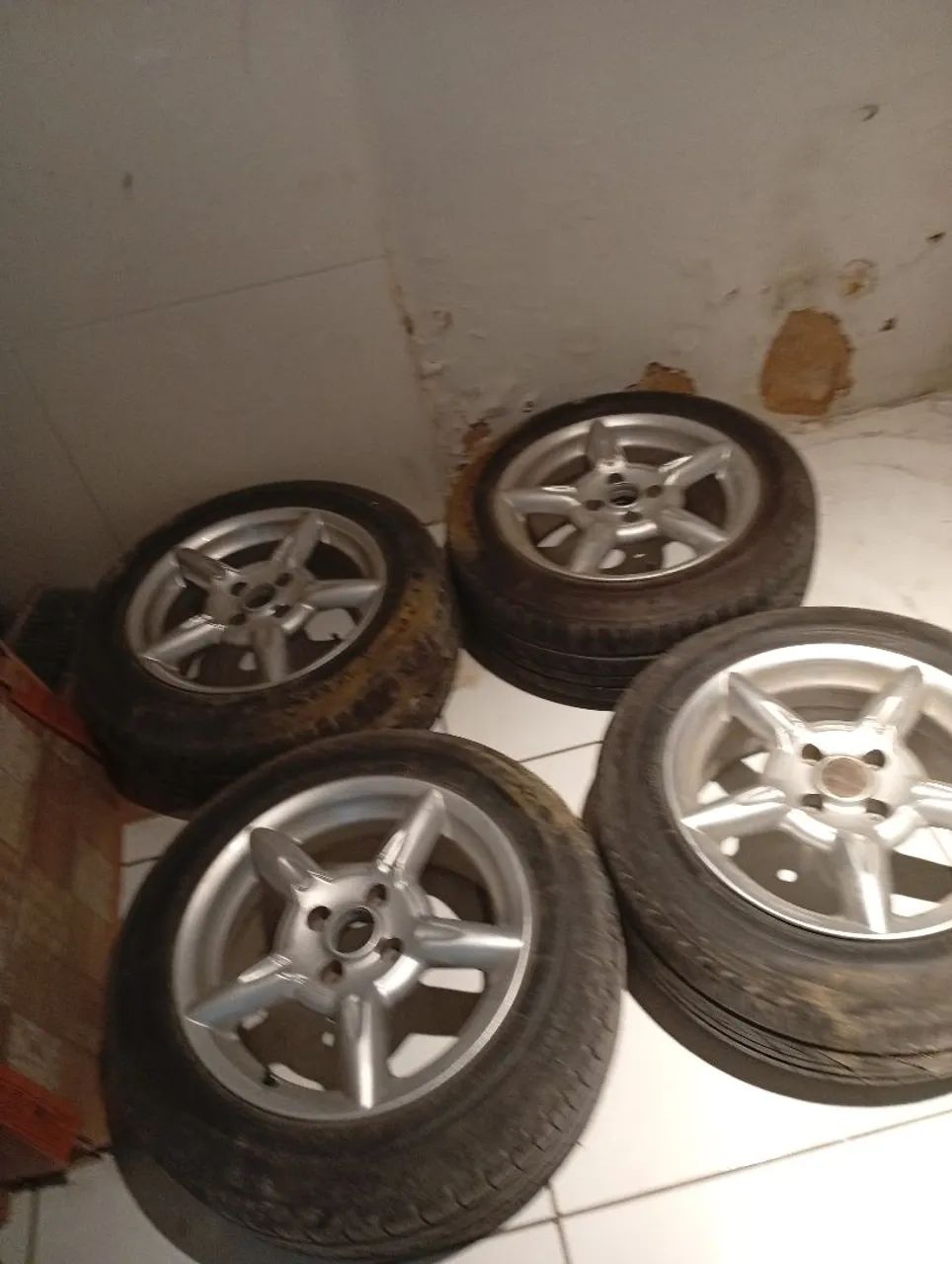 4 pneus
