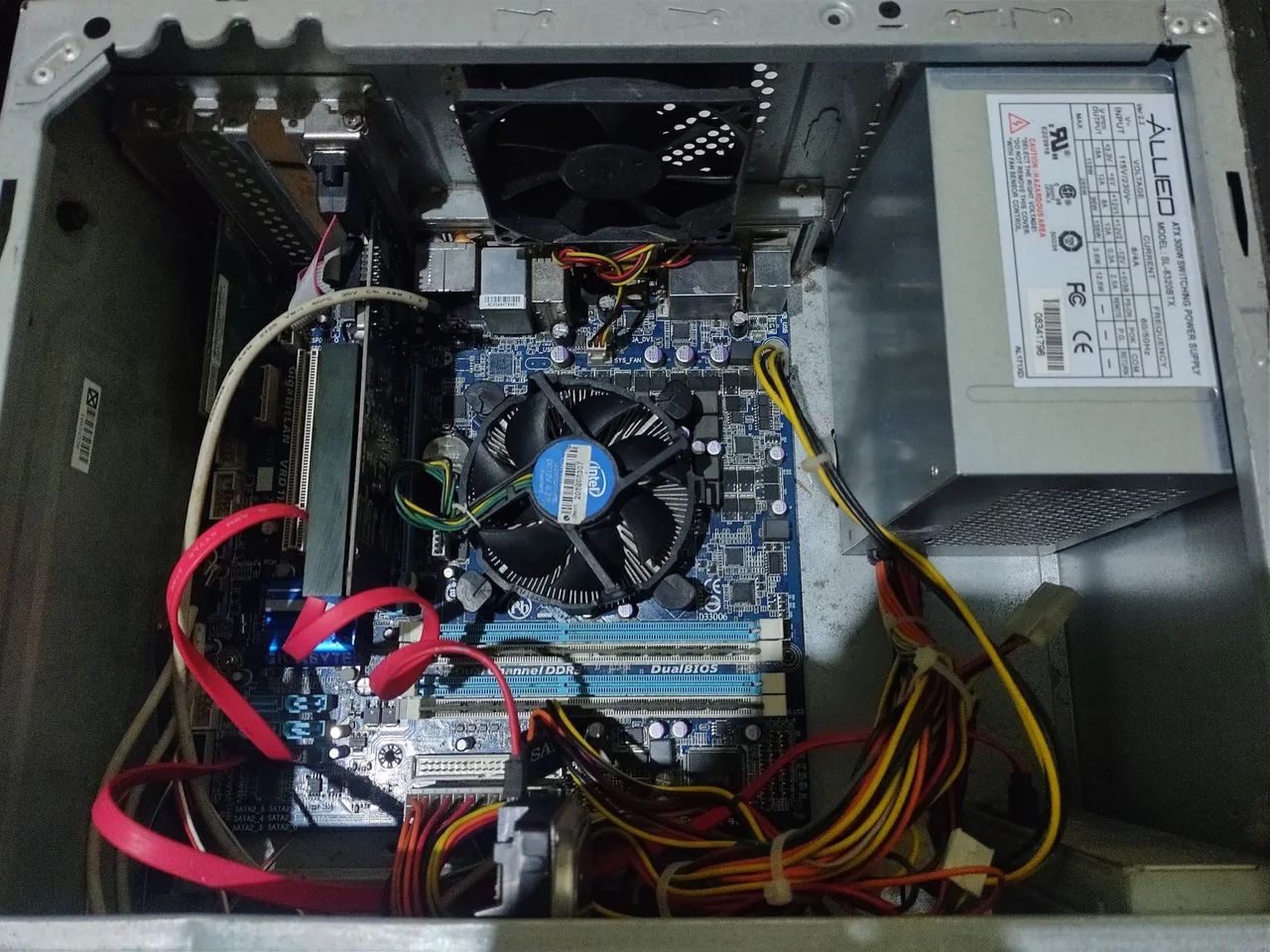 CPU com placa de vídeo e joguinhos $450,00 - Foto 2
