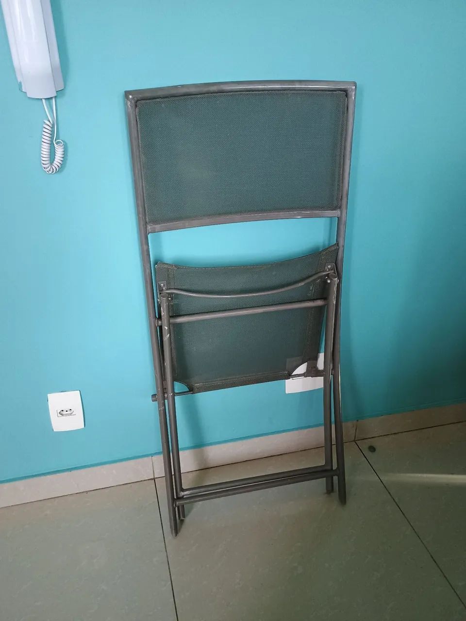 Cadeiras dobráveis resistentes e baratas - Foto 2