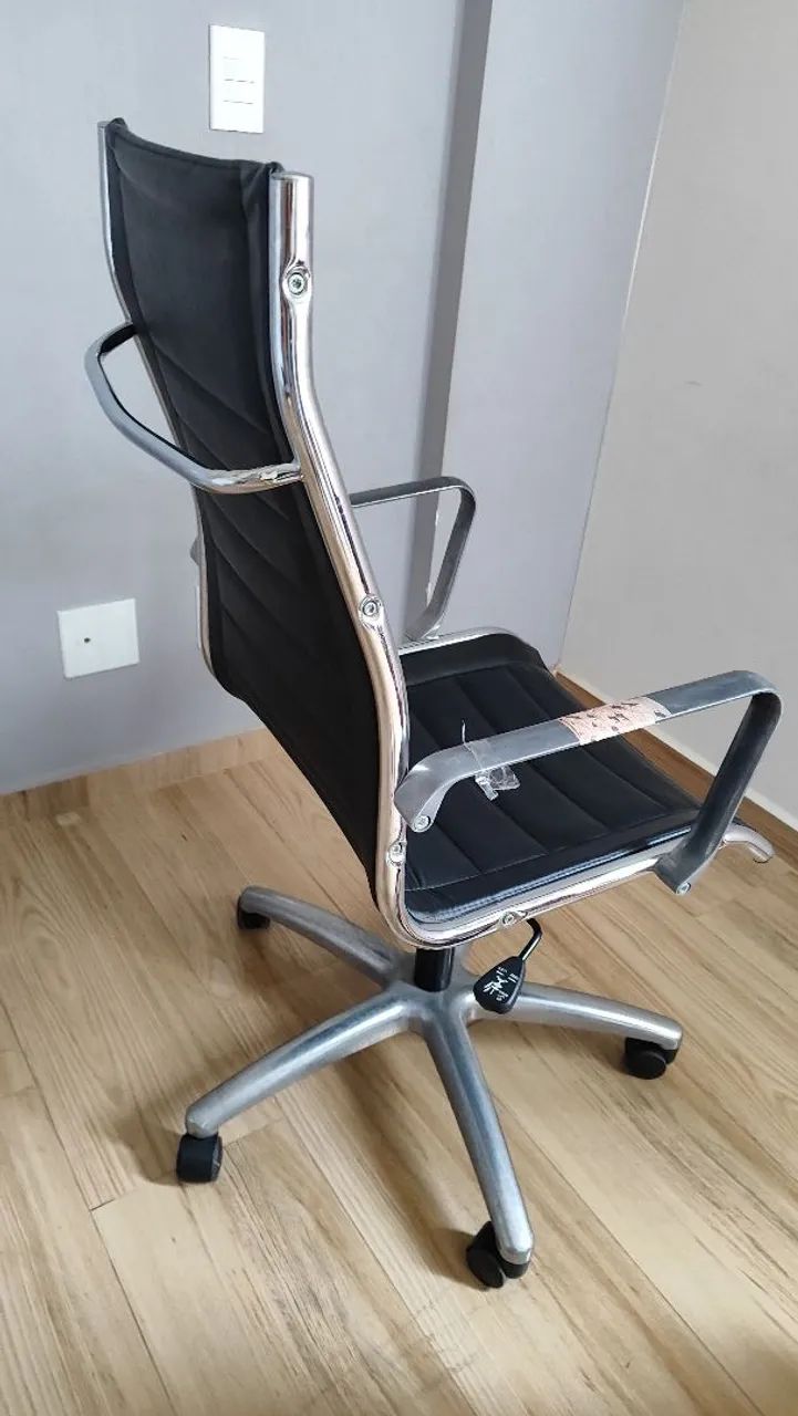Vendo cadeira escritório executiva  - Foto 3