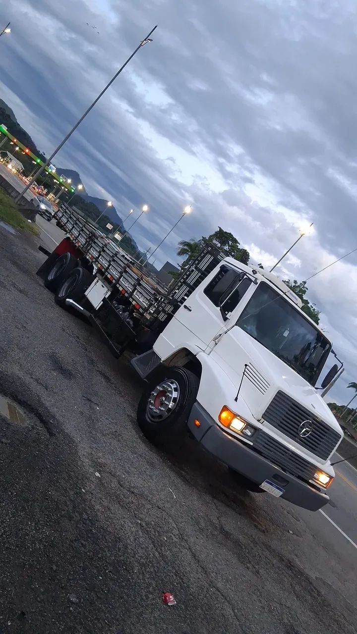  J.L TRANPORTES TRUCK *