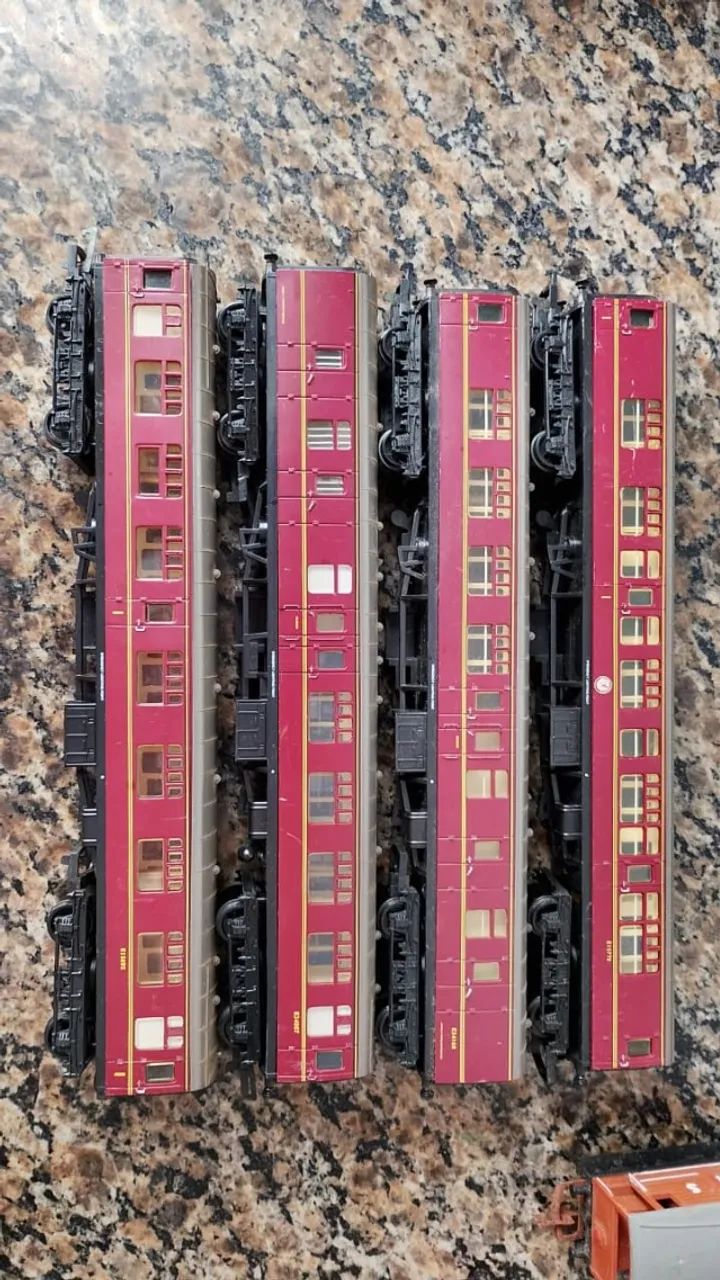 4 vagões hornby