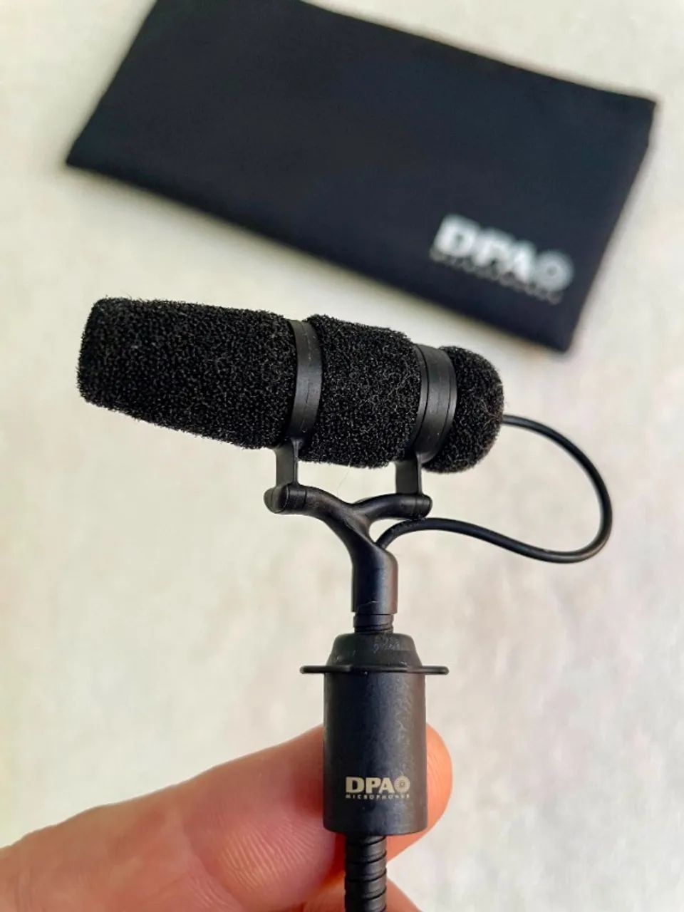 Microfone DPA 4099 Core (garra para violão)