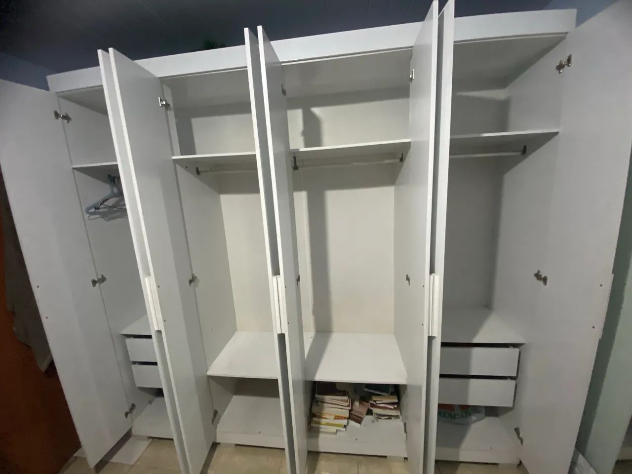 Guarda roupa 8 portas
