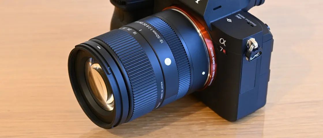 Lente Sigma 18-50mm F2.8 Dc Dn para Sony E