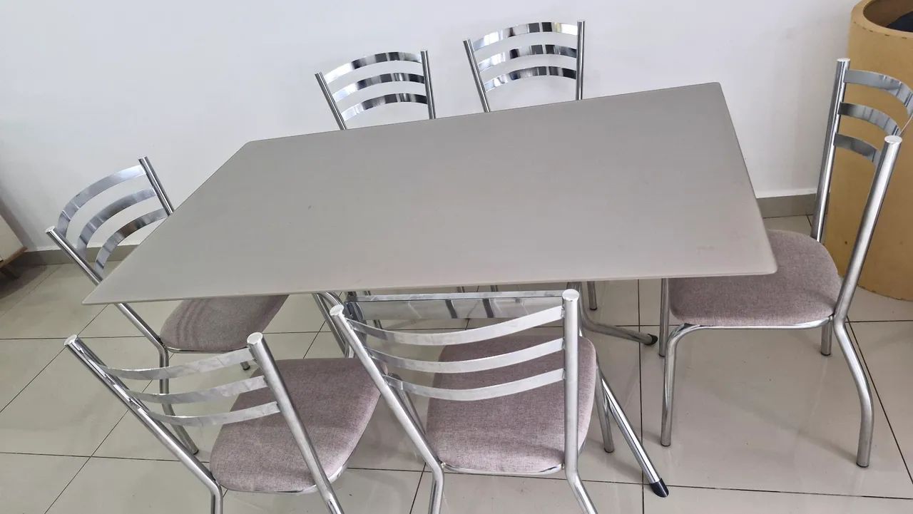 Mesa de Jantar com 6 Cadeiras - Foto 2