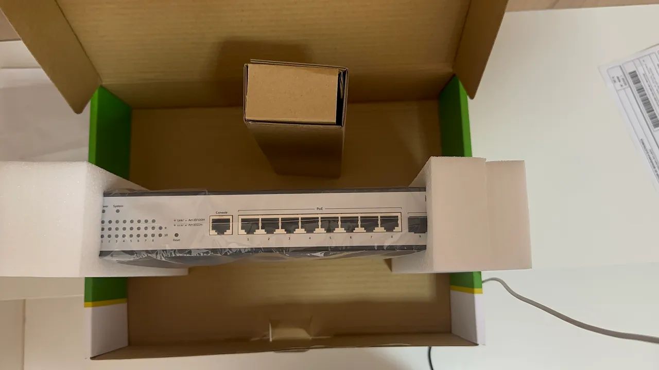 Switch Intelbras SG1002 PoE L2+ - Foto 3