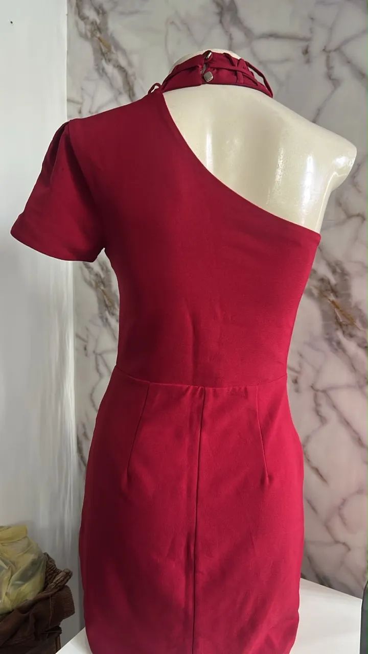 Este é um vestido vinho de um ombro só M - Foto 2