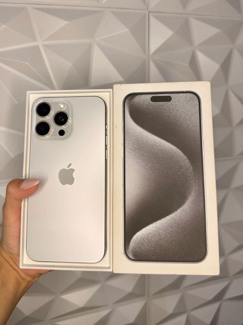 iPhone 15 Pro Max 1TB (White Titanium) - Celulares e Smartphones