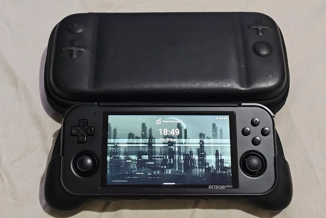 Retroid Pocket 3+  - Foto 2