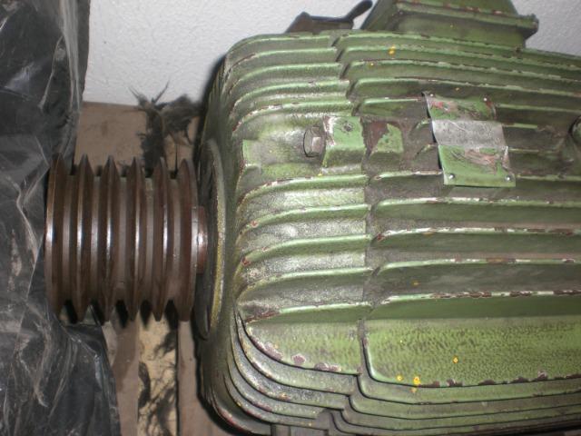 Motor elétrico WEG de 15 CV 880 RPM - 380v 660v - Foto 2