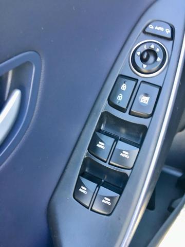 Hyundai i30 1.8 Top de linha Teto solar, Chave presença, Banco elétrico, ar digital - Foto 17
