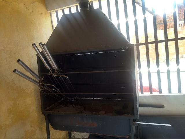 Vendo churrasqueira