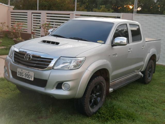 Vendo Hilux 2.7 Flex 4x2 Automática - Foto 3